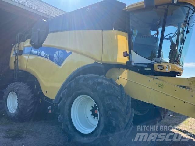 New Holland CX 8060 Moissonneuse batteuse