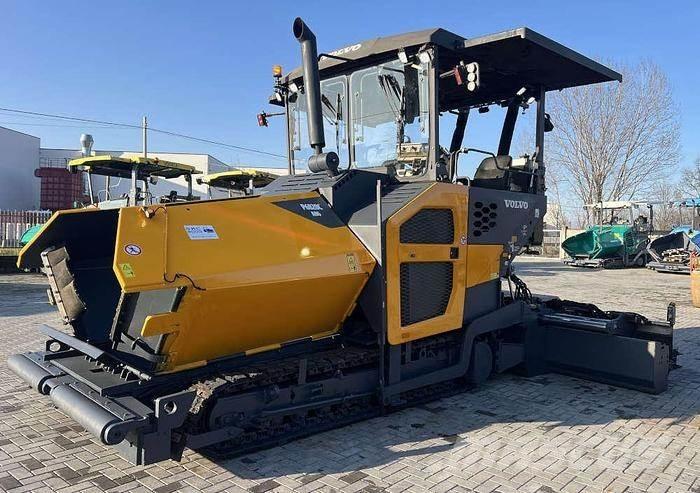 Volvo P 6820C Finisseur