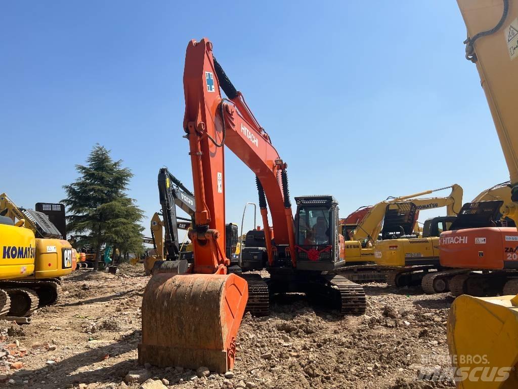 Hitachi ZX 240-3 Pelle sur chenilles