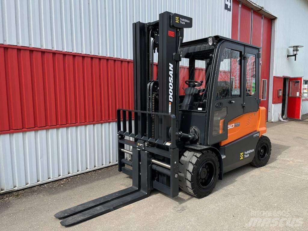 Doosan B 50 X-7 Chariots élévateurs électriques