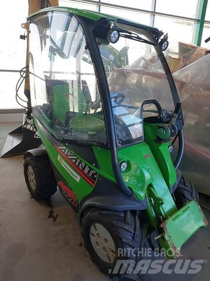 Avant 220 Chargeuse compacte