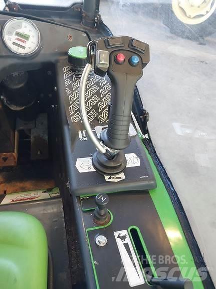 Avant 220 Chargeuse compacte