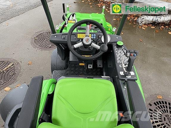 Avant 220 Chargeuse compacte