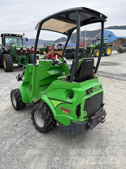 Avant R20 Chargeuse compacte