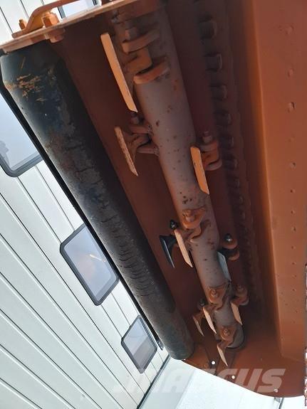 Berti Park/P 145 Autres matériels de fenaison