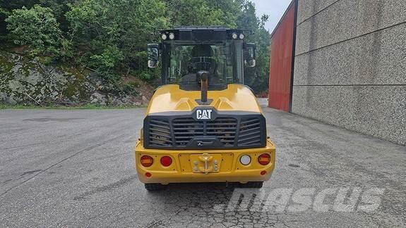 CAT 906 Chargeuse sur pneus