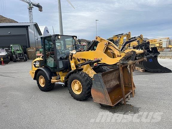 CAT 906H Chargeuse sur pneus