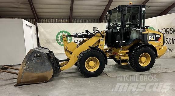 CAT 908M Chargeuse sur pneus