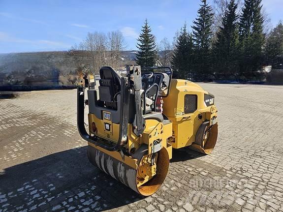 CAT CB24B Finisseur