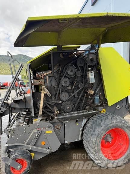  Claaas 374RC Autres matériels de fenaison