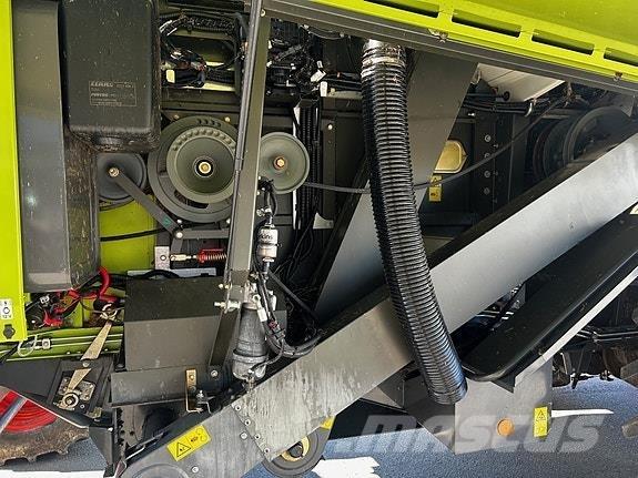 CLAAS Avero 240 Moissonneuse batteuse