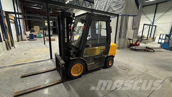 Daewoo D33S-3 Chariots diesel