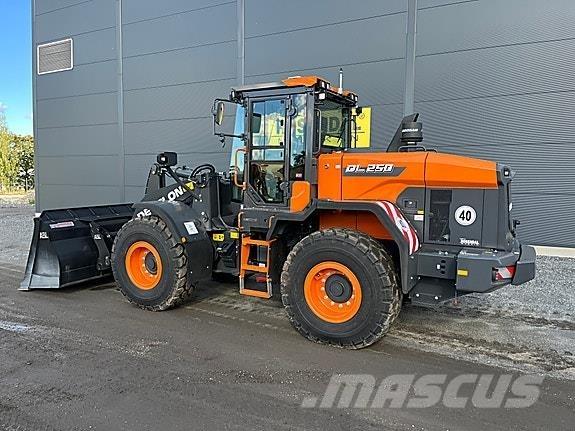  DL250-7 Chargeuse sur pneus