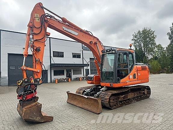 Doosan DX140LC Pelle sur chenilles