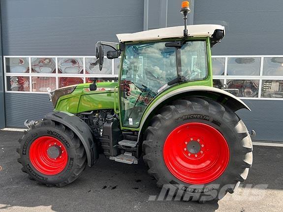 Fendt 211 Profi+ Tracteur