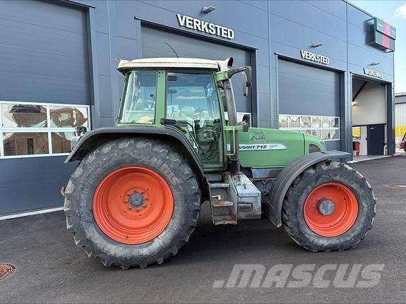Fendt 712 Favorit Tracteur