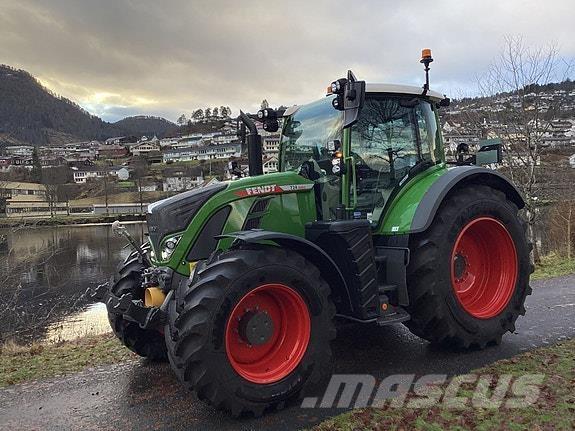 Fendt 724 VARIO Tracteur