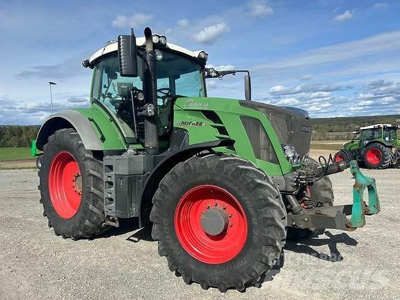 Fendt 828 Vario Tracteur