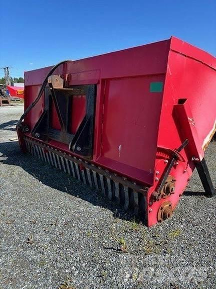 Globus 1600 Sableuse et saleuse