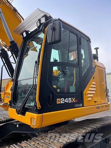 JCB 245XRL SV Pelle sur chenilles
