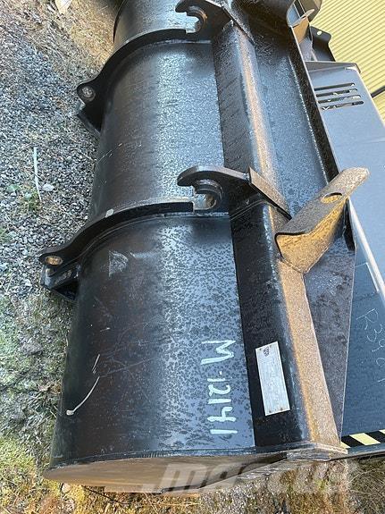 JCB med BM Pneus, roues et jantes