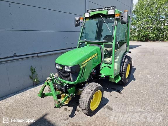John Deere 2032R Tracteur