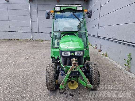 John Deere 2032R Tracteur