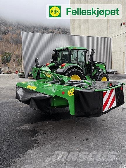 John Deere 328A Autres matériels de fenaison