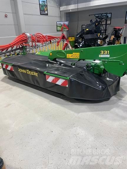 John Deere 331C Faucheuse