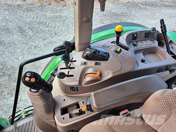 John Deere 6110MC Tracteur