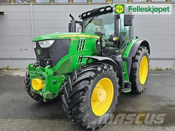 John Deere 6215R Tracteur