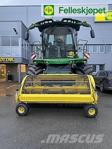 John Deere 8400 Andaineur