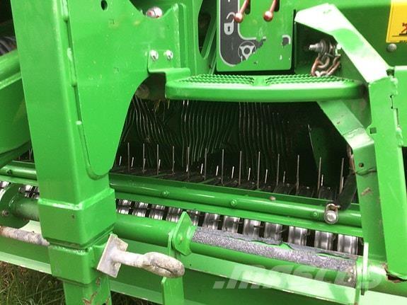 John Deere C441HR Presse à balle ronde