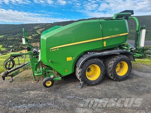 John Deere C441R Presse à balle ronde