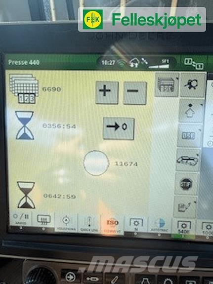 John Deere F440R Presse à balle ronde