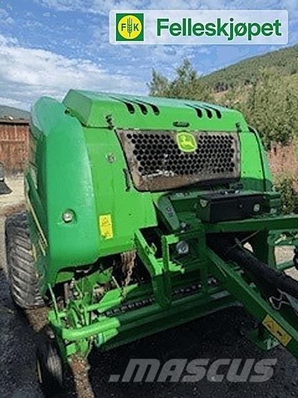John Deere F440R Presse à balle ronde