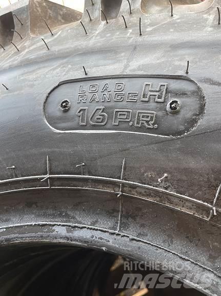 Kumho 10.00-20 Pneus, roues et jantes