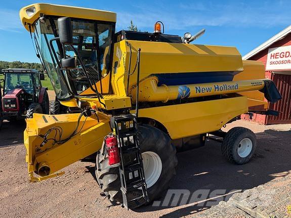 New Holland TC5050 Moissonneuse batteuse