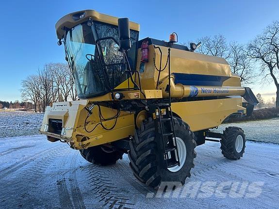 New Holland TC5050 Moissonneuse batteuse