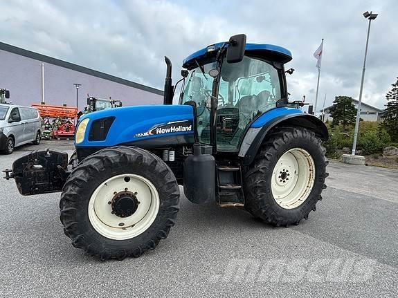New Holland TS135A Tracteur