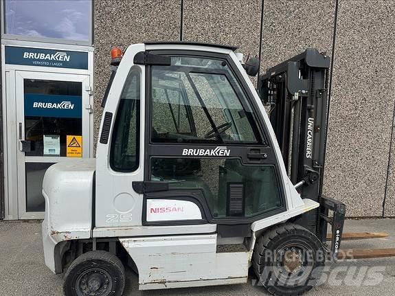Nissan FD25 45434 Chariots diesel