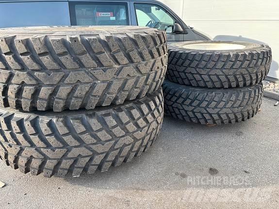 Nokian TRI 2 Pneus, roues et jantes