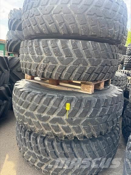 Nokian TRI 2 Pneus, roues et jantes