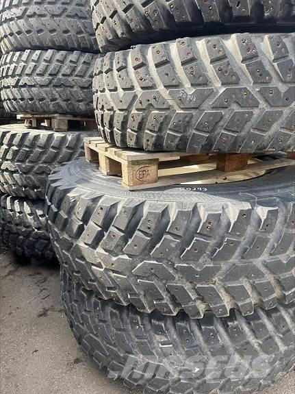 Nokian TRI 2 Pneus, roues et jantes