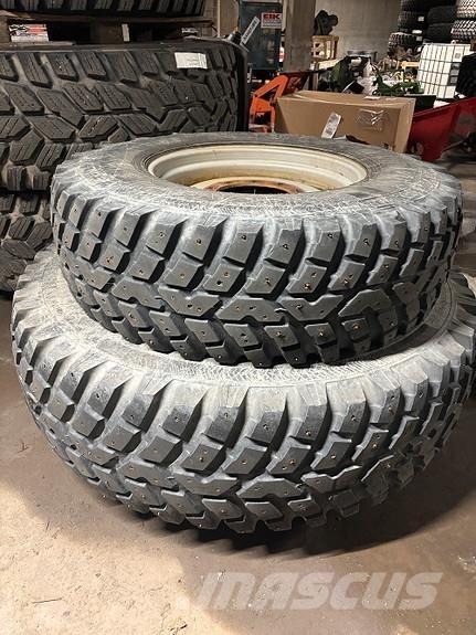 Nokian TRI 2 Pneus, roues et jantes