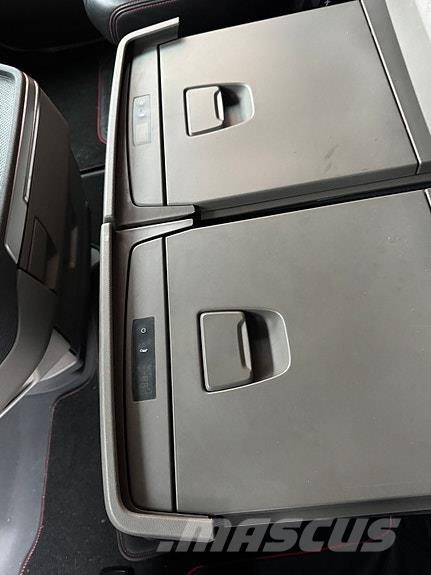 Scania S650B6X2NB Camion Fourgon