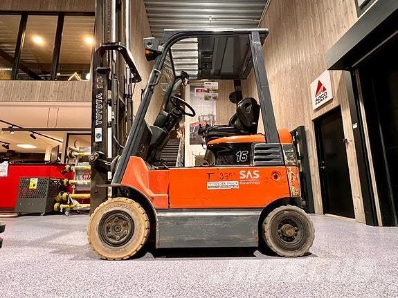 Toyota 7FBMF16 Chariots diesel