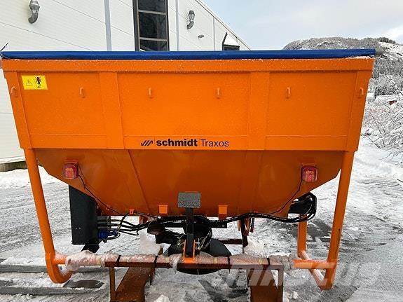  Traxos S15 VEP-490 Sableuse et saleuse