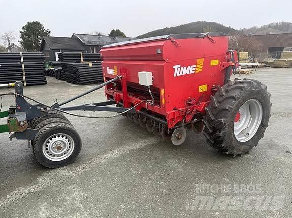 Tume HKL 2500 Epandeur de fumier