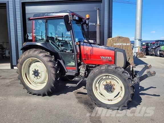 Valtra A75 - 4 Tracteur
